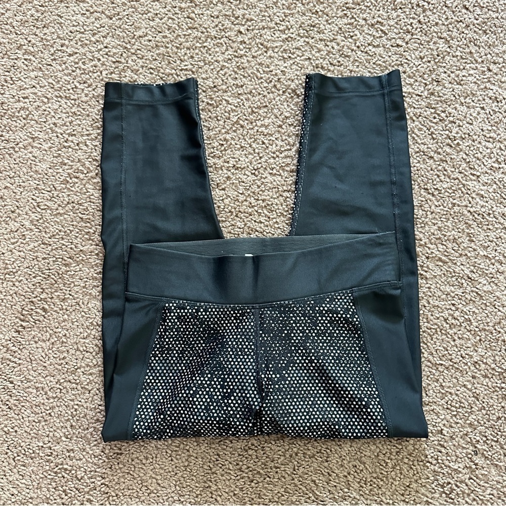 Under Armour Black Gray Print High Waisted 3/4th Compression Tights Capri sz M - Picture 12 of 13